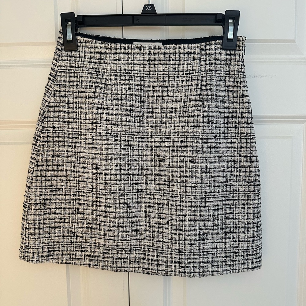 Tweed black and white skirt